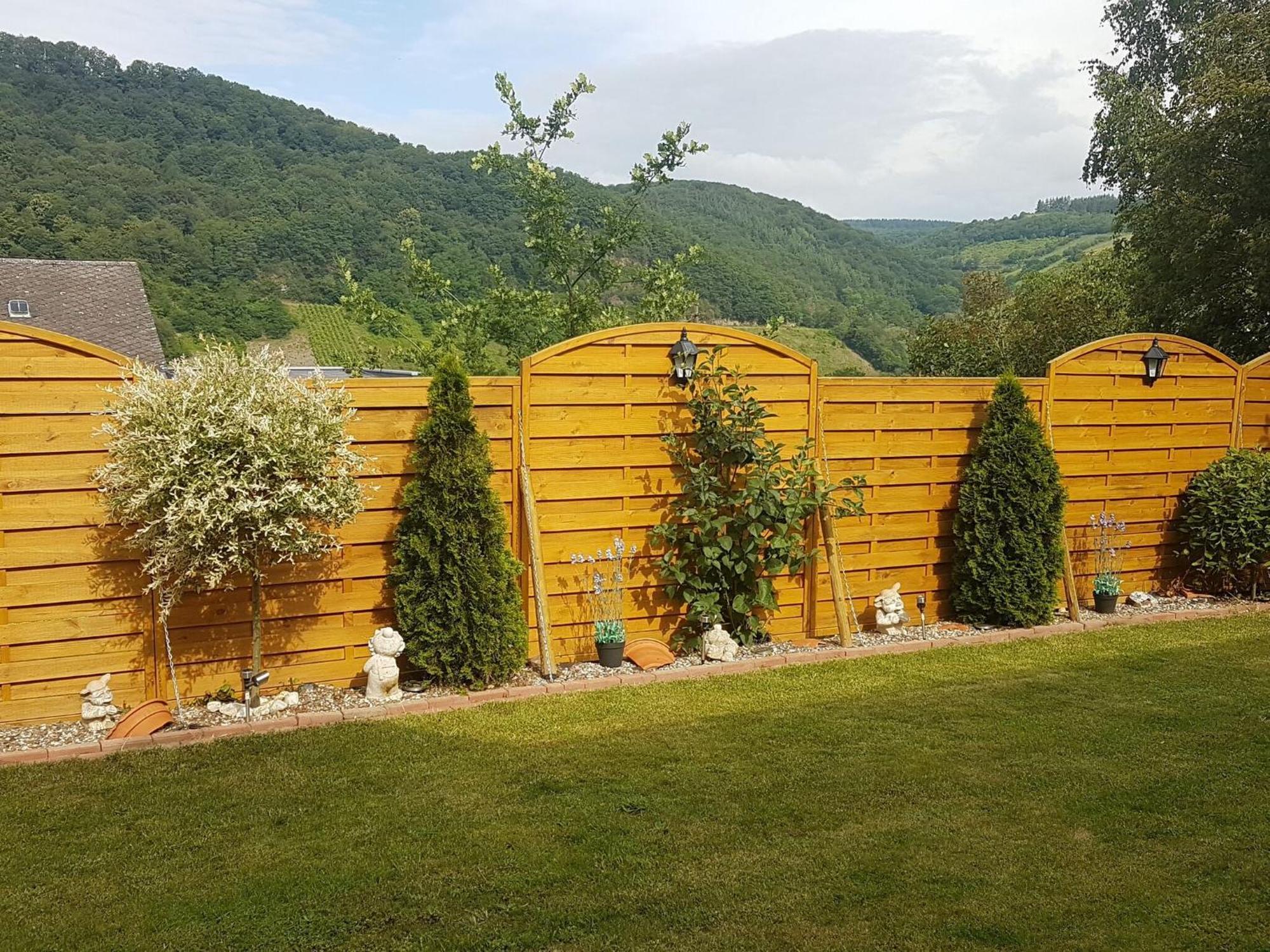 Holiday Home With Garden In Neumagen Dhron Extérieur photo